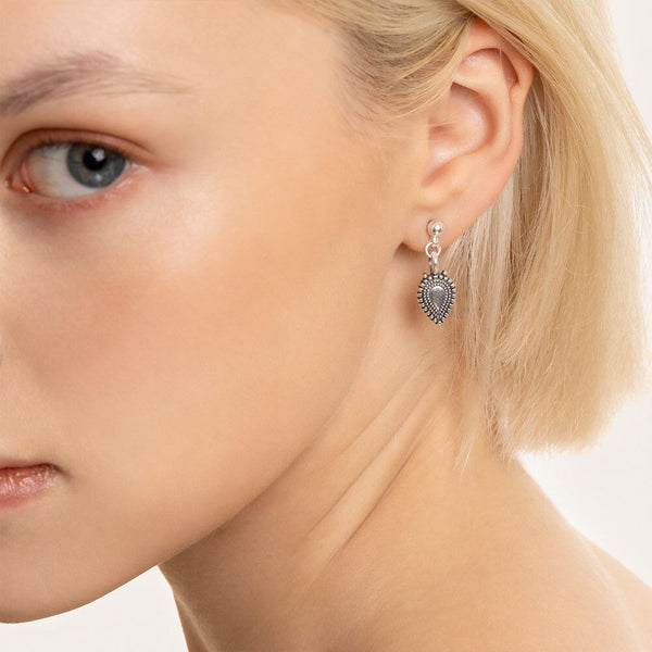 Orecchini gocce incise