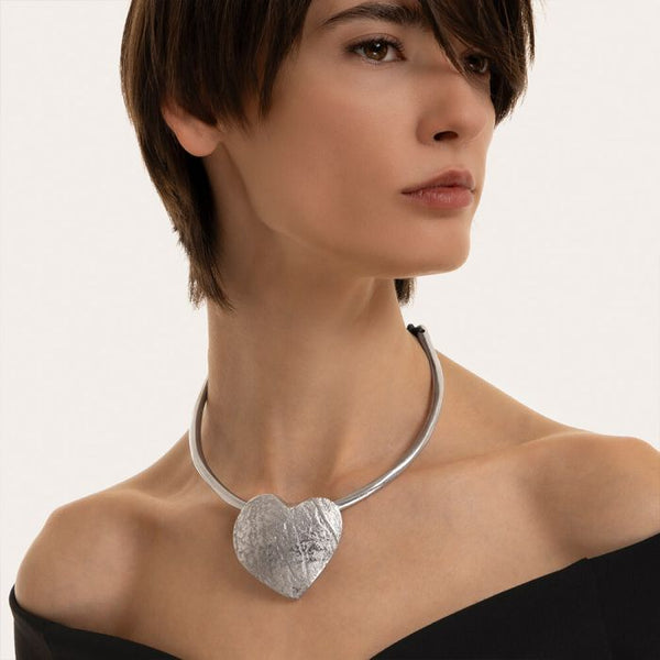 Collana rigida cuore piccolo