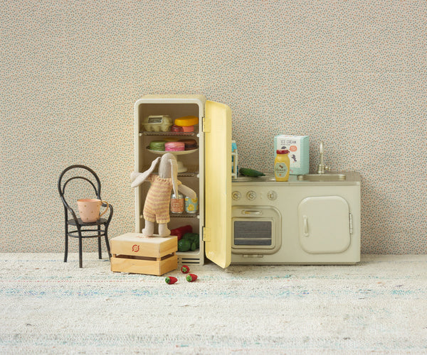 Frigorifero in miniatura giallo