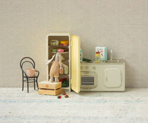 Frigorifero in miniatura giallo