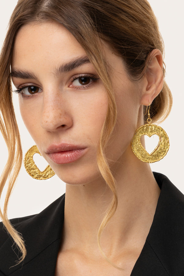 Orecchini cuore cut out