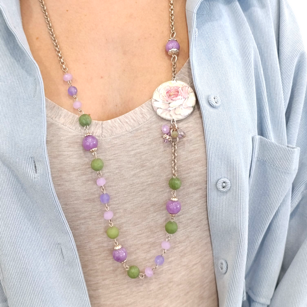 Collana rosa decoupage