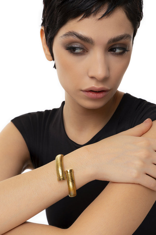 bracciale rigido a coste aperto