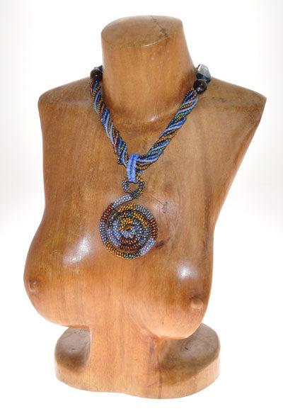collana girocollo torchon con spirale blues
