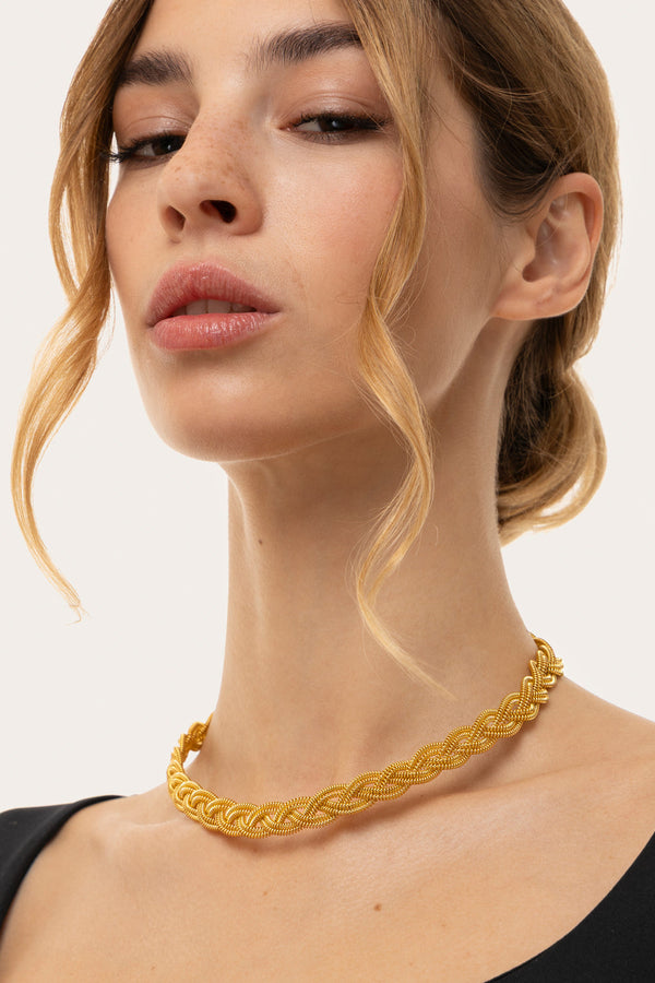 Girocollo treccia luminosa